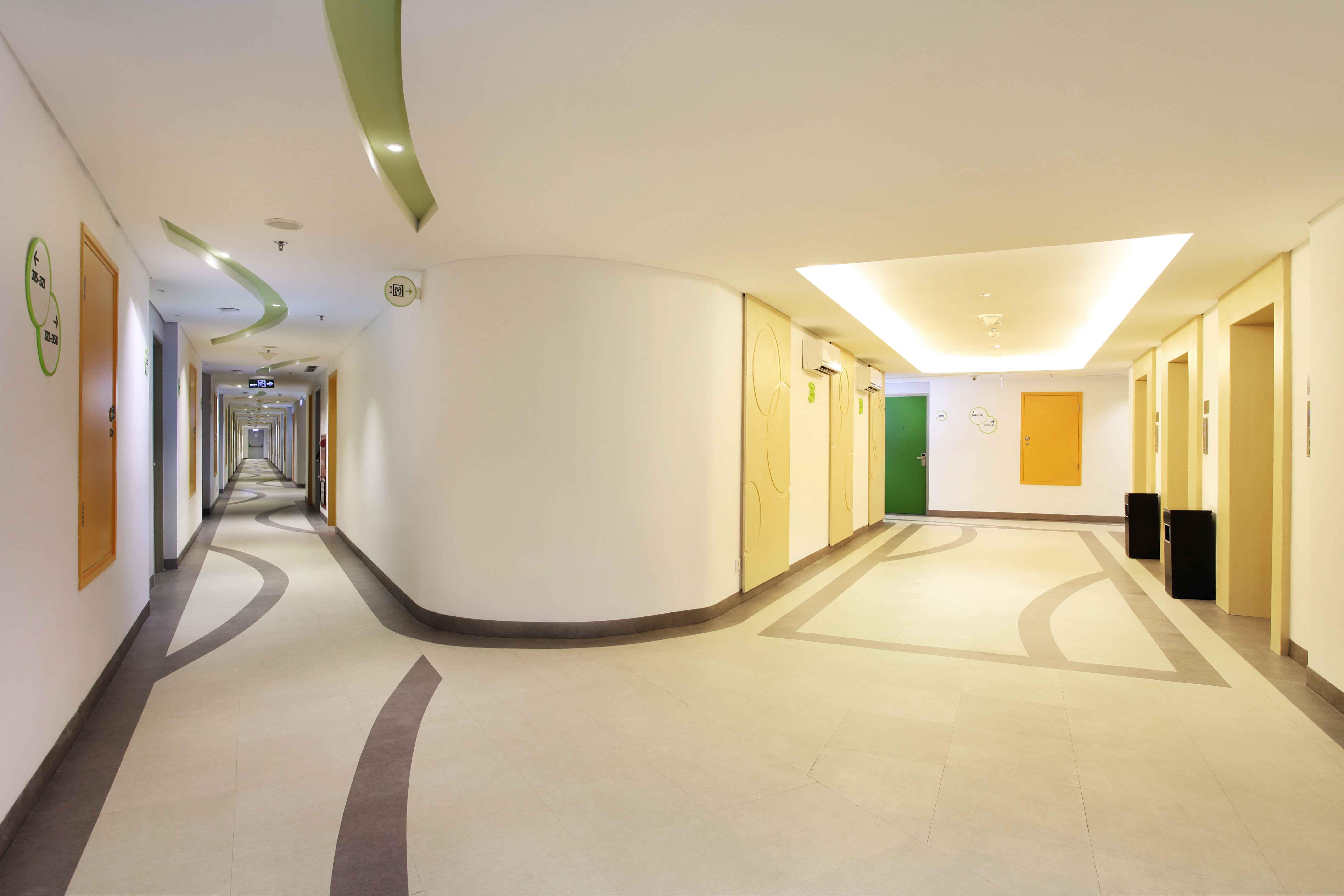 Zest Airport Jakarta By Swiss-Belhotel International Tangerang Exterior photo