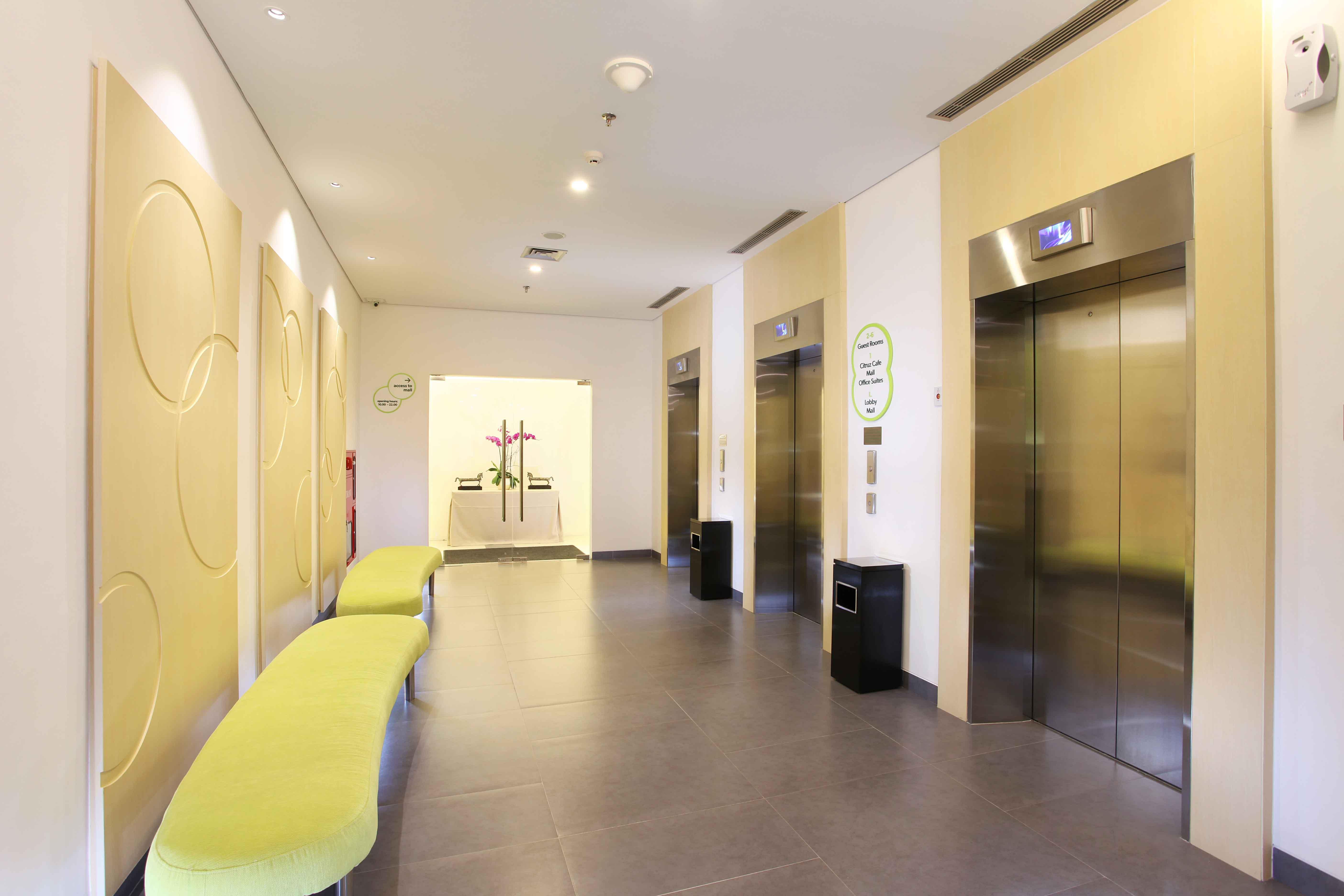 Zest Airport Jakarta By Swiss-Belhotel International Tangerang Exterior photo