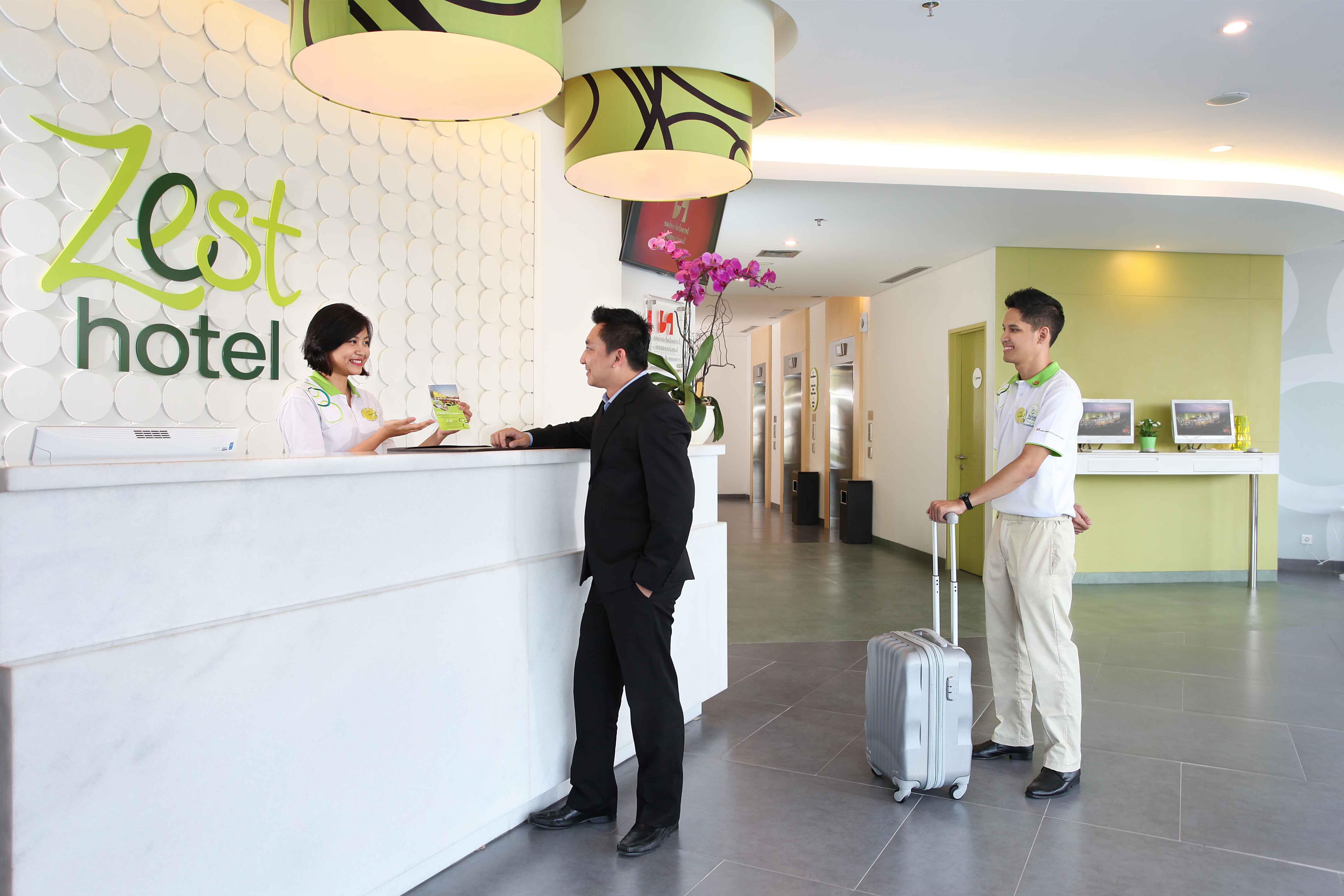 Zest Airport Jakarta By Swiss-Belhotel International Tangerang Exterior photo