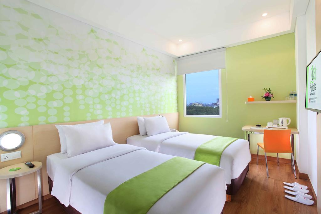 Zest Airport Jakarta By Swiss-Belhotel International Tangerang Exterior photo