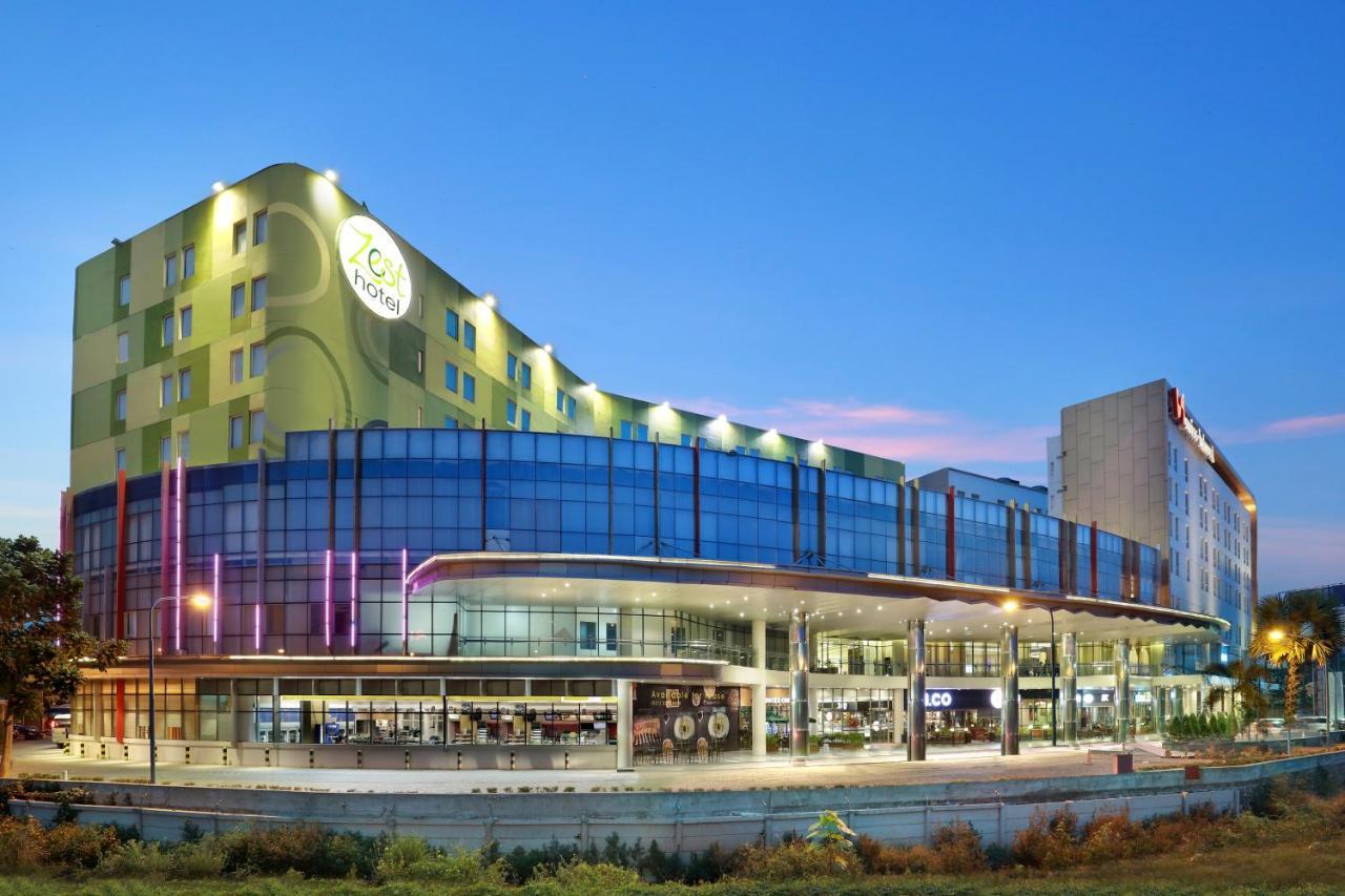 Zest Airport Jakarta By Swiss-Belhotel International Tangerang Exterior photo
